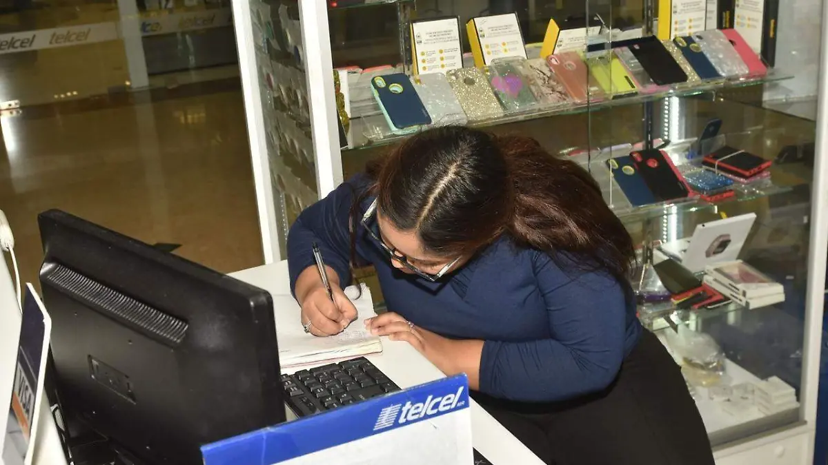 29 TRIANA4 Buscan más empleo las mujeres que los hombres